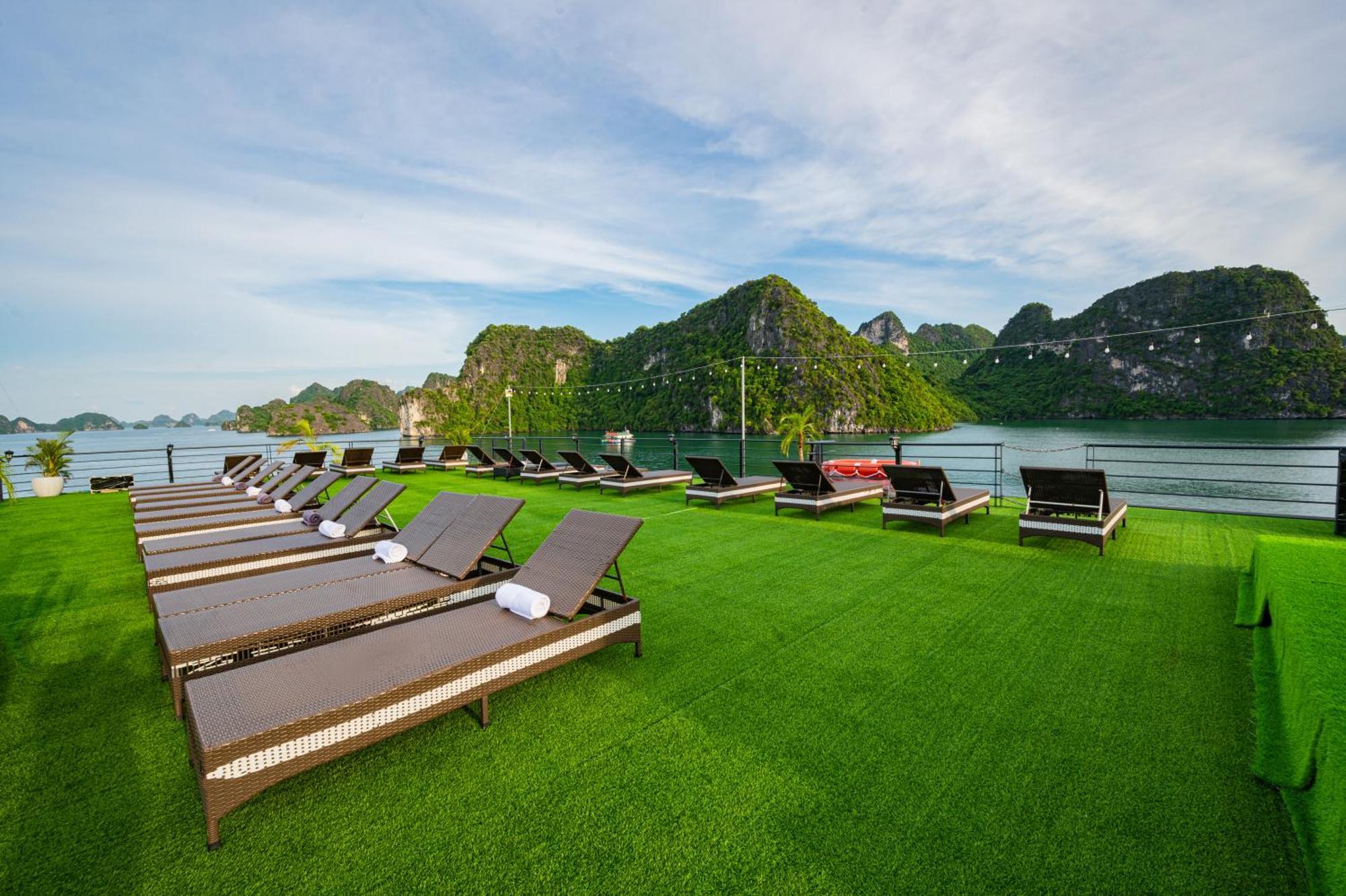 Velar Of The Sea Hotel Ha Long Bagian luar foto
