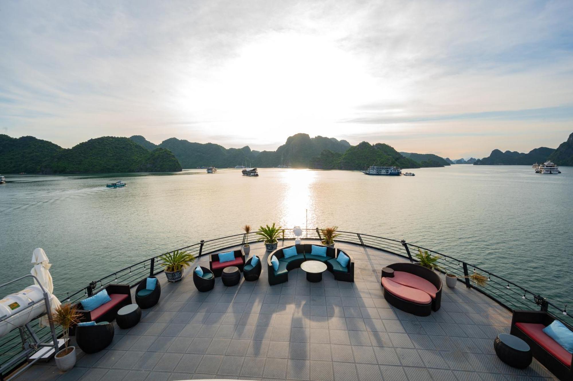 Velar Of The Sea Hotel Ha Long Bagian luar foto